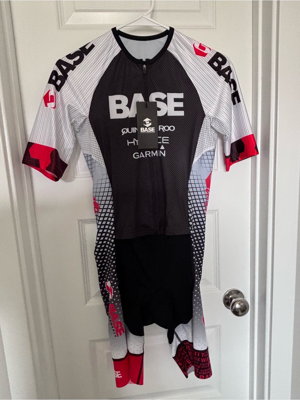 BASE Black White Red Short-Sleeve Triathlon race kit